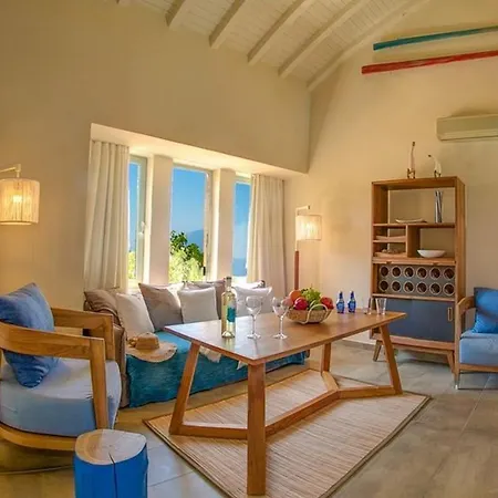 Wonderful Kefalonia Lenalee 2 Bedrooms Seafront Spectacular Sea Views Spacious Sun Terrace Private Outdoor Pool Assos * אסוס