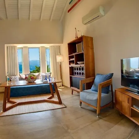 וילה Wonderful Kefalonia Lenalee 2 Bedrooms Seafront Spectacular Sea Views Spacious Sun Terrace Private Outdoor Pool Assos אסוס